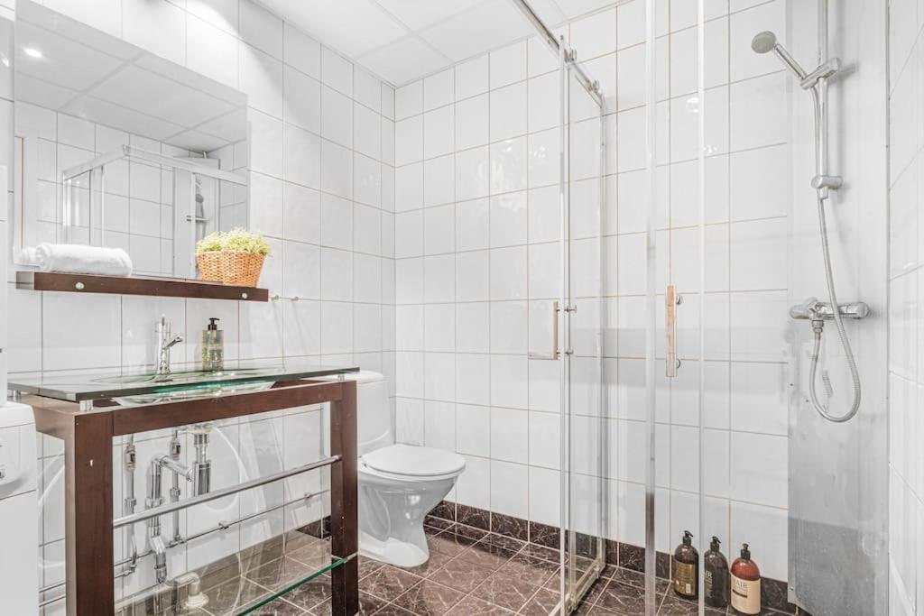 Ocean-View Haven: Take A Swim From Your Window! Bergen Exterior photo